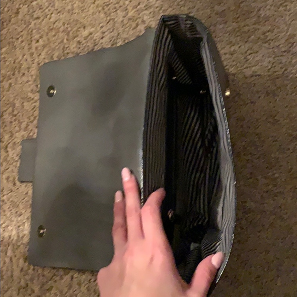 Gianni Bini Gray Purse - Picture 4 of 4